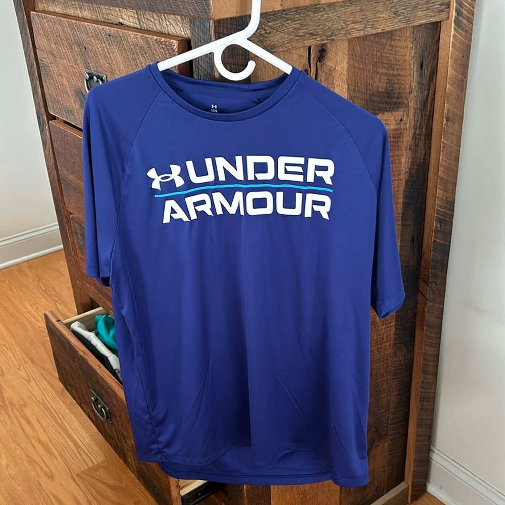 Under Armour Loose Fit Large Purple T-Shirt